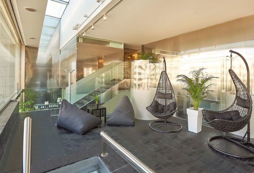 Отель NH Collection Barcelona Constanza