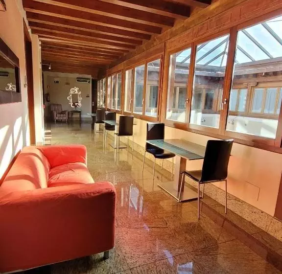 مسافرخانه Palacio San Facundo