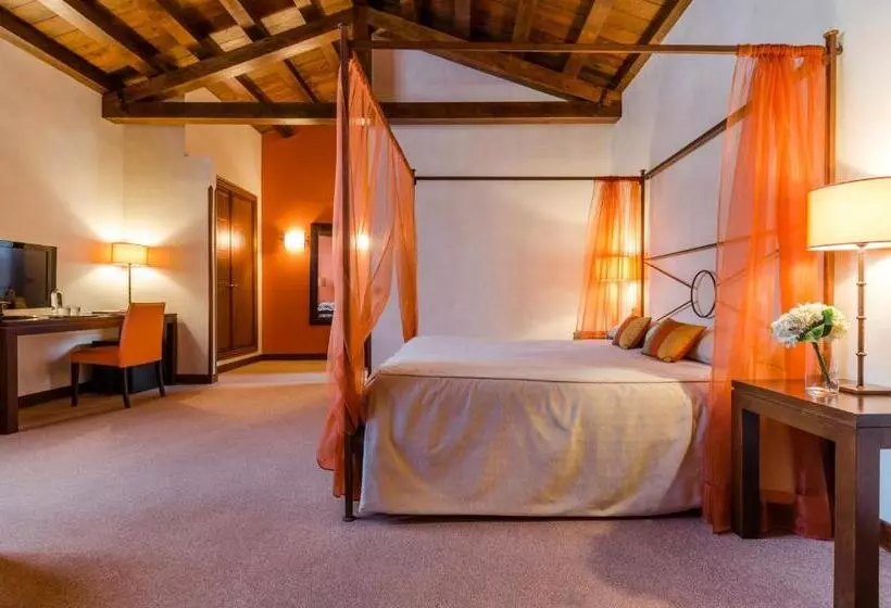 مسافرخانه Palacio San Facundo