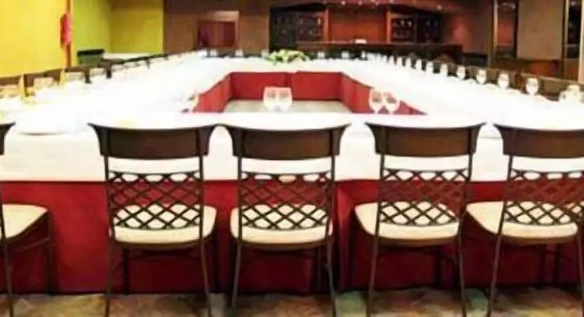 ホテル Pamplona Villava