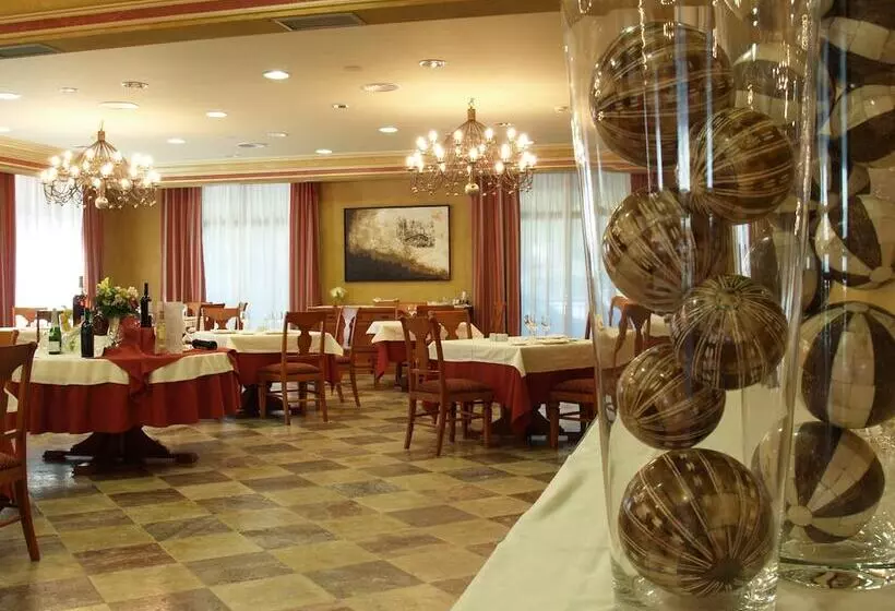 ホテル Pamplona Villava