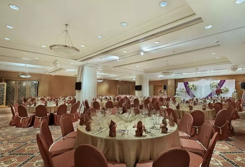 هتل Harbour Plaza Resort City