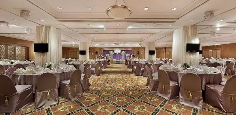 هتل Harbour Plaza Resort City