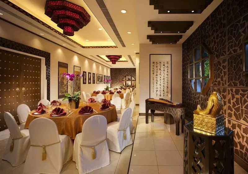 هتل Harbour Plaza Resort City