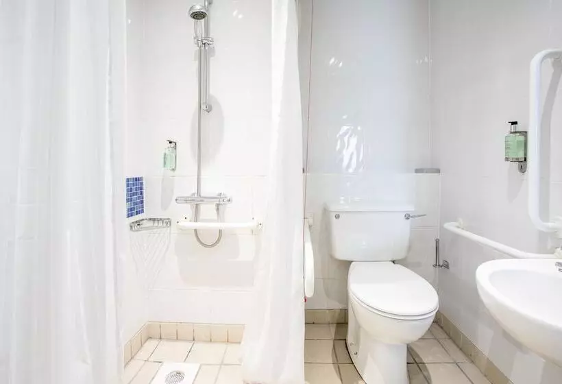 בית מלון כפרי Holiday Inn Express Dunfermline, An Ihg