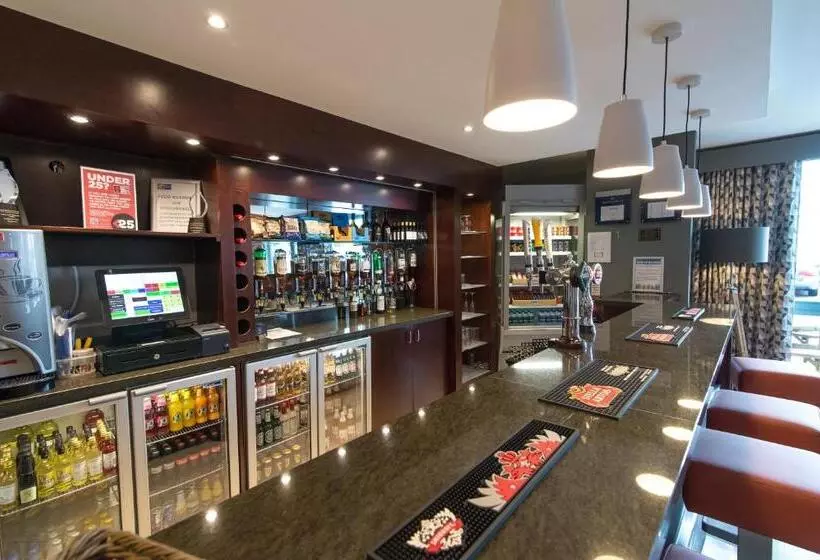 בית מלון כפרי Holiday Inn Express Dunfermline, An Ihg