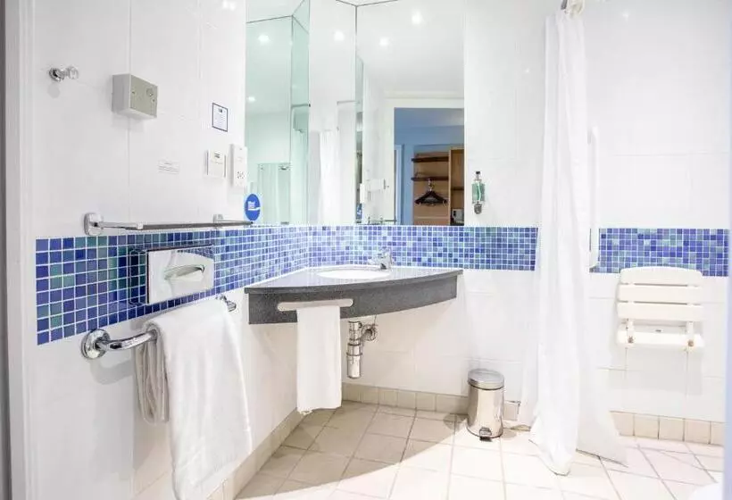 בית מלון כפרי Holiday Inn Express Dunfermline, An Ihg