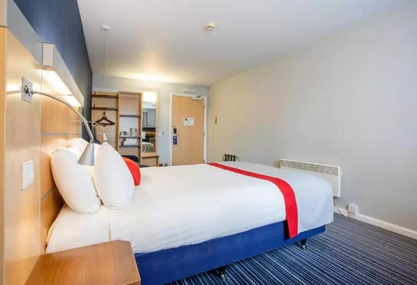 בית מלון כפרי Holiday Inn Express Dunfermline, An Ihg