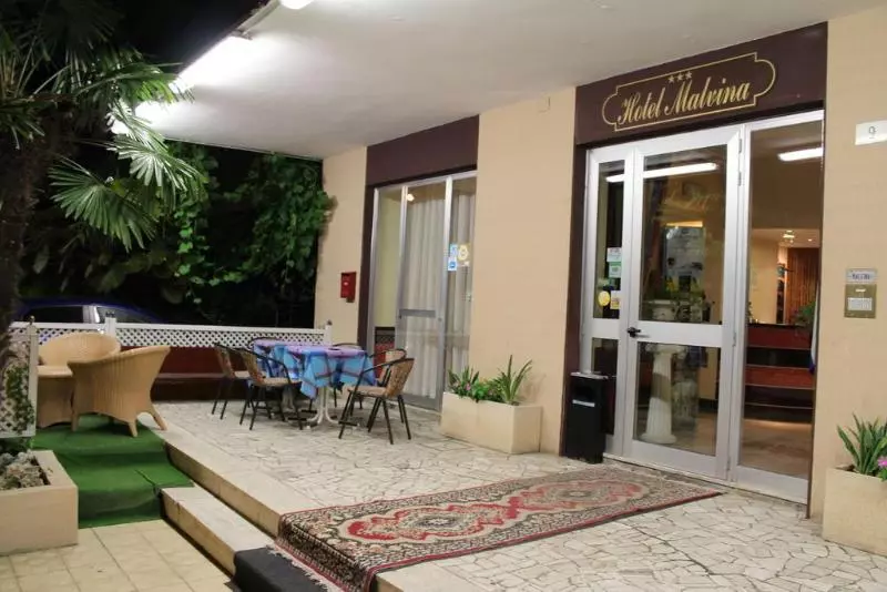 ホテル Malvina