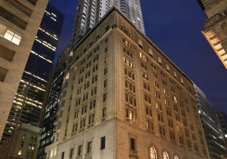 One King West Hotel And Residence