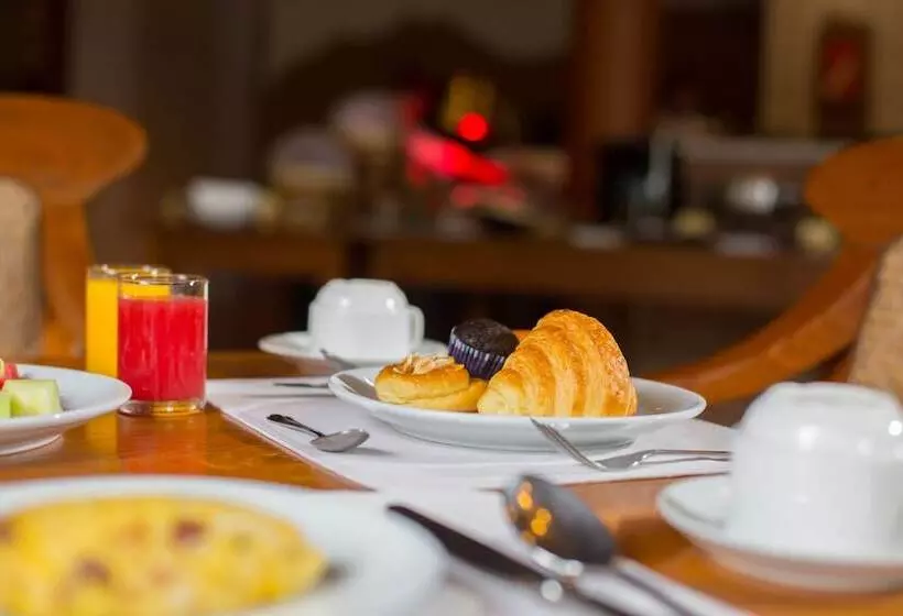 The Hotel @ Tharabar Gate