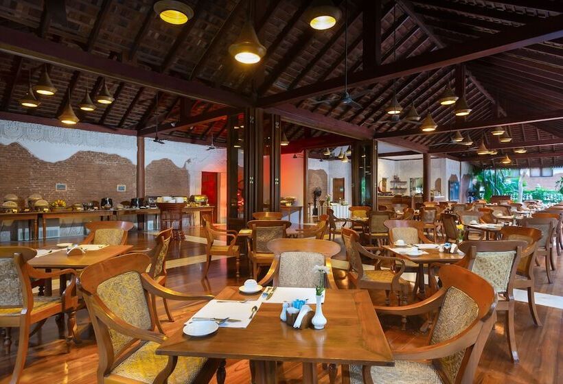 The Hotel @ Tharabar Gate