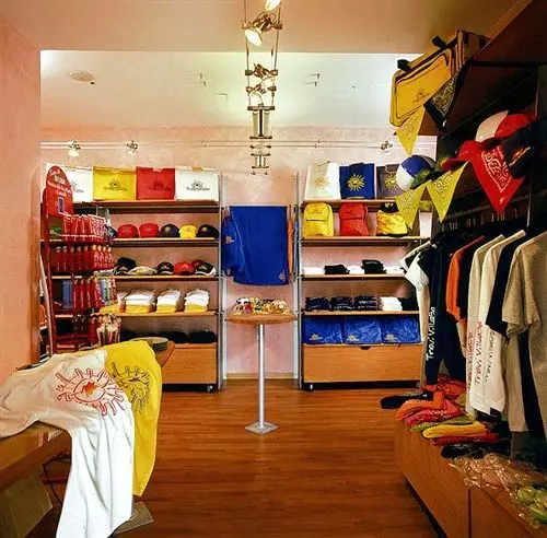 Отель Trevi Village