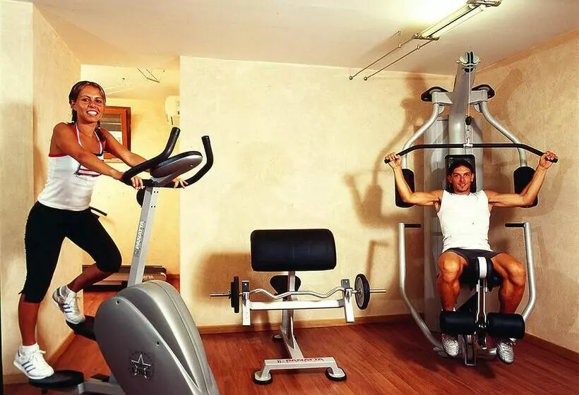 Отель Trevi Village