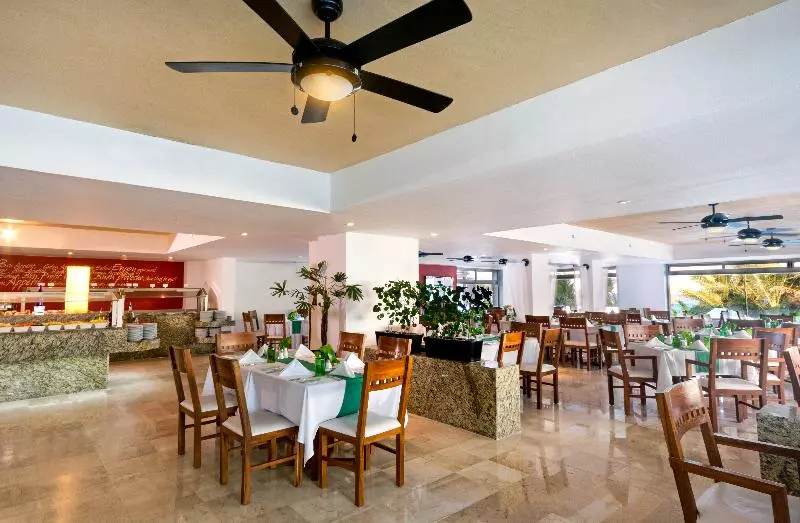 Resort Flamingo Cancun - All Inclusive