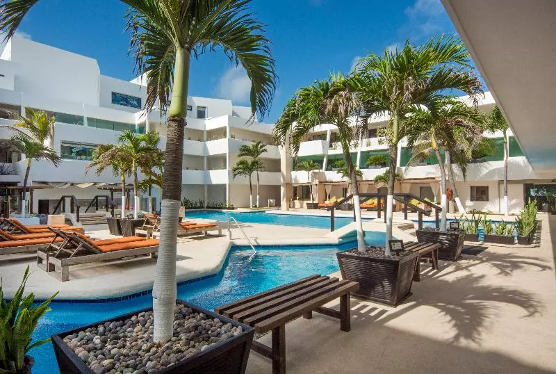 Resort Flamingo Cancun - All Inclusive