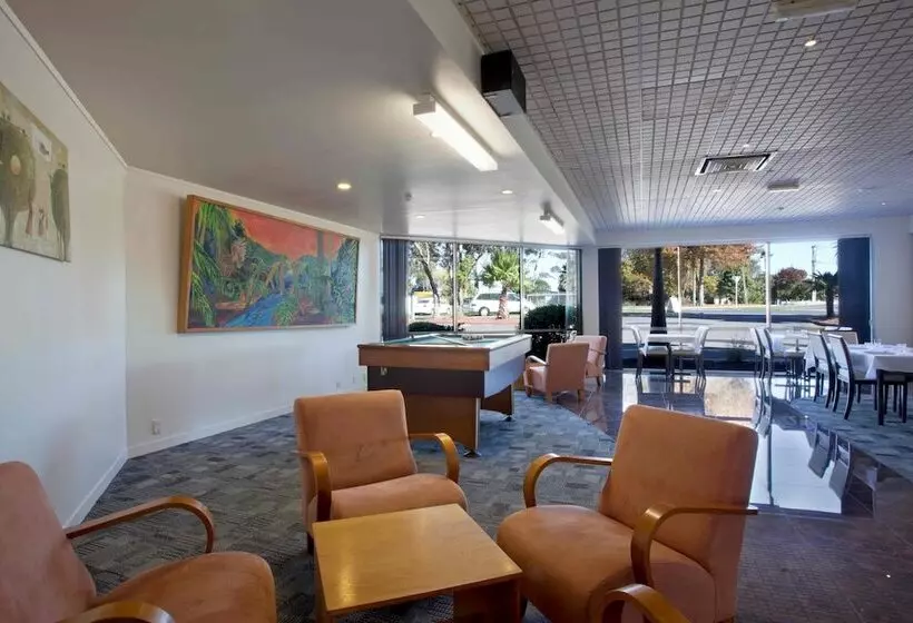 Отель Auckland Airport Kiwi