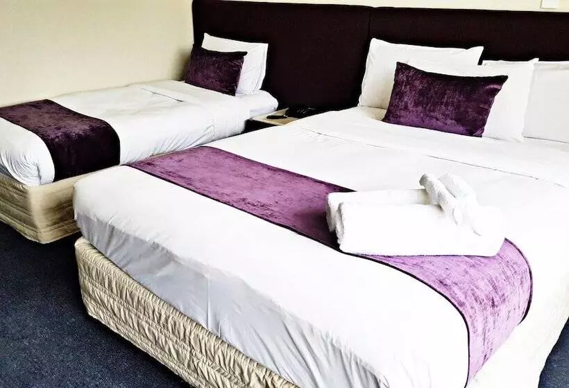 Отель Auckland Airport Kiwi