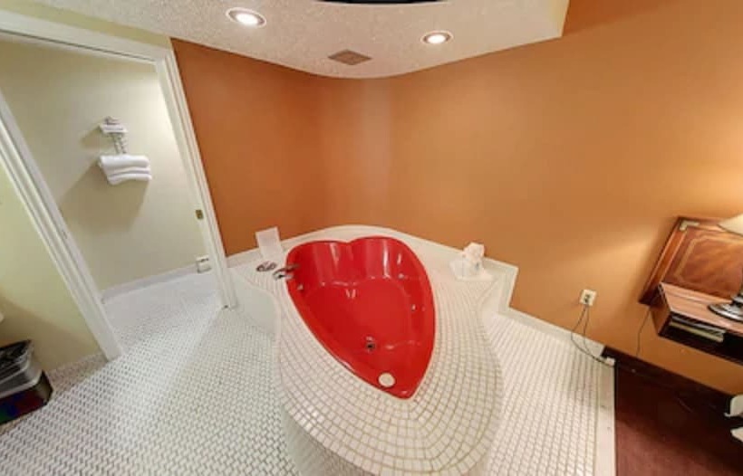 هتل Kings Inn Near The Falls