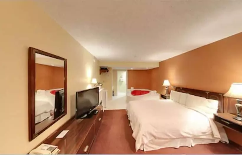 ホテル Kings Inn Near The Falls