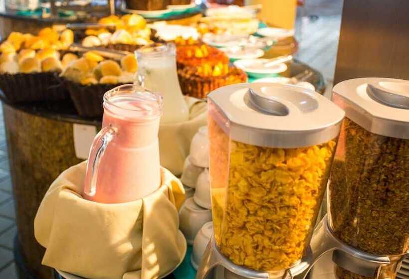 ホテル Monte Pascoal Praia