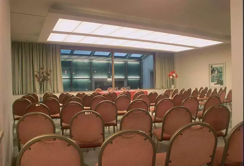 هتل NH Córdoba Urbano