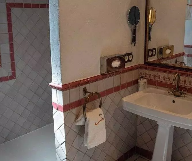 هتل روستایی Hotel La Malvasia