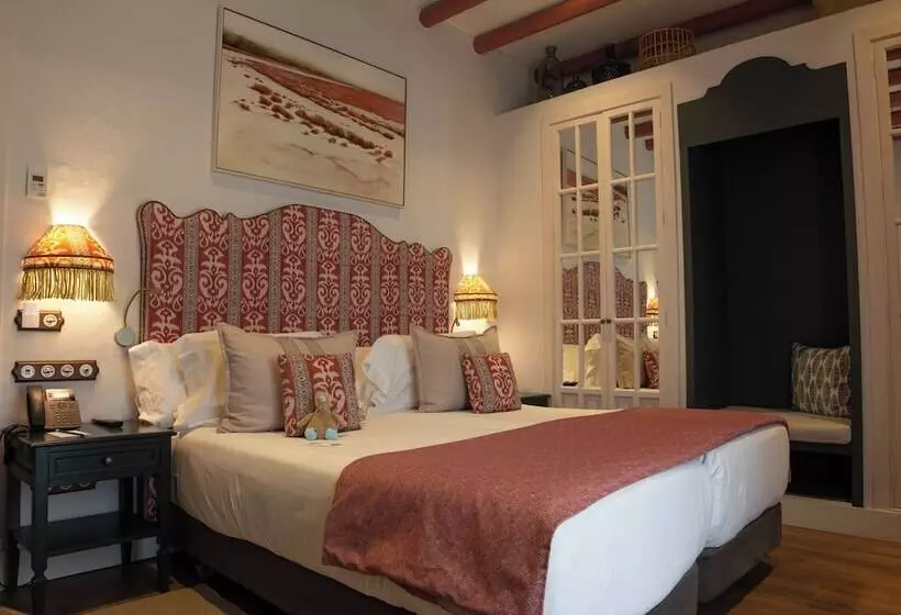 هتل روستایی Hotel La Malvasia