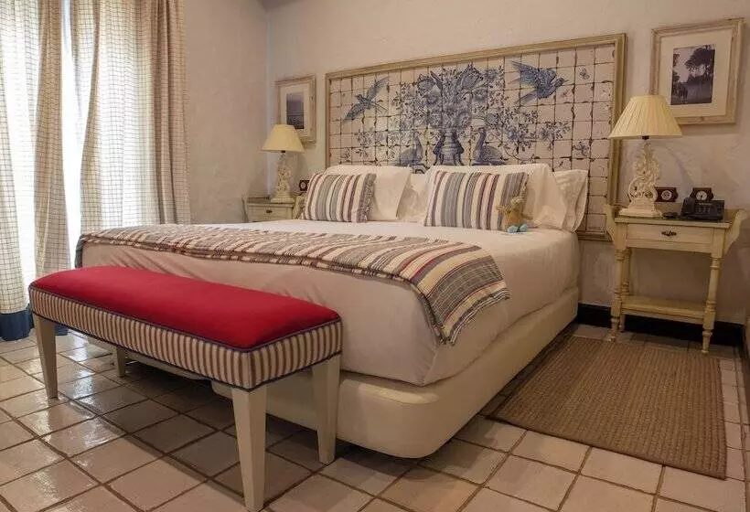 هتل روستایی Hotel La Malvasia