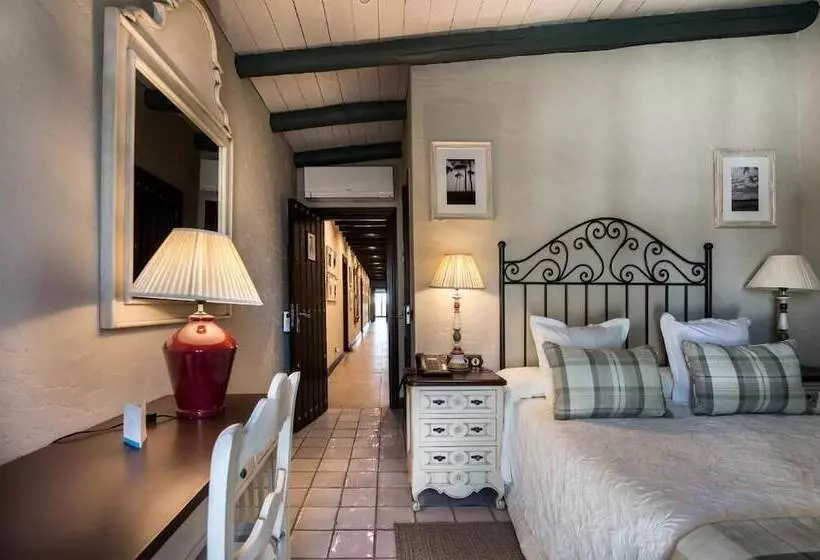 هتل روستایی Hotel La Malvasia