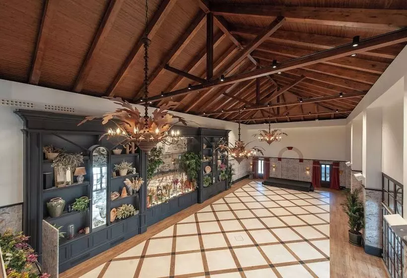 هتل روستایی Hotel La Malvasia