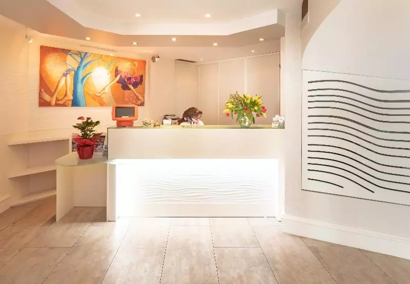 Отель Mercure Saint Raphael Centre Plage