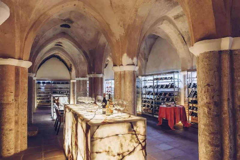 Convento Do Espinheiro, Historic Hotel & Spa