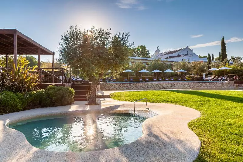 Convento Do Espinheiro, Historic Hotel & Spa