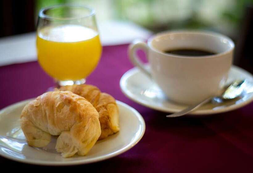 فندق Don Antonio Posada