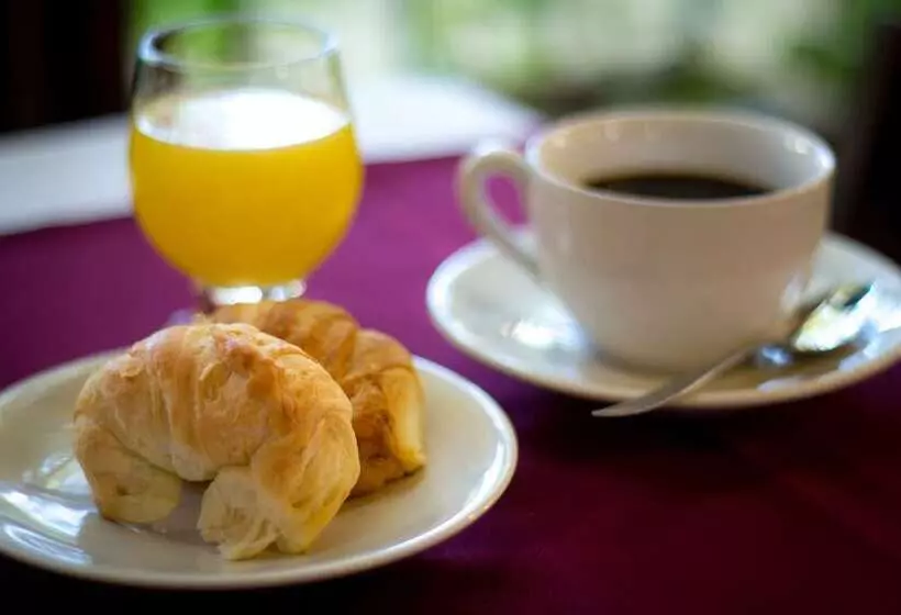 هتل Don Antonio Posada