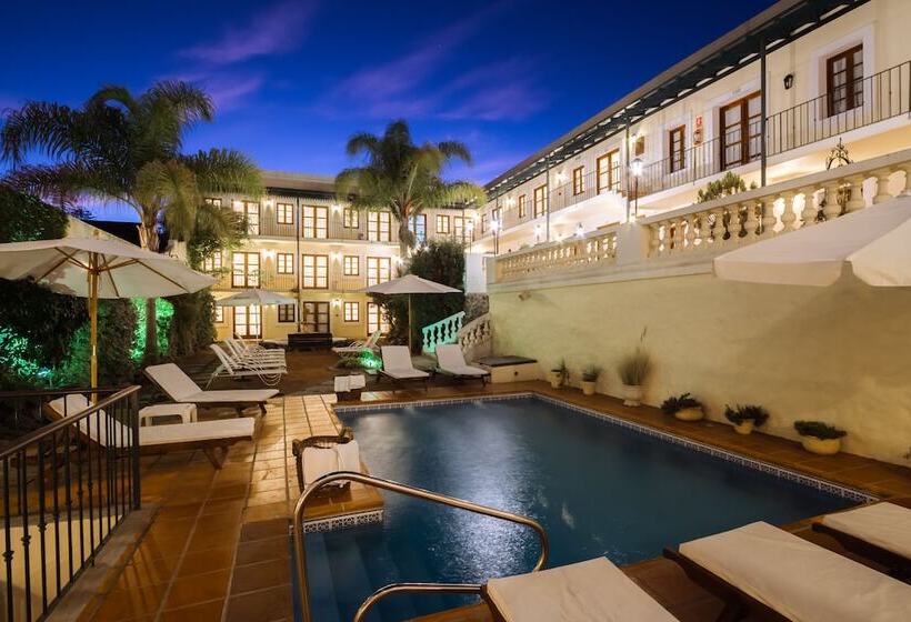 فندق Don Antonio Posada