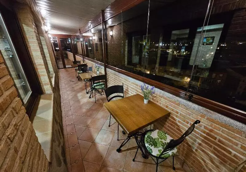 هتل Medina De Toledo