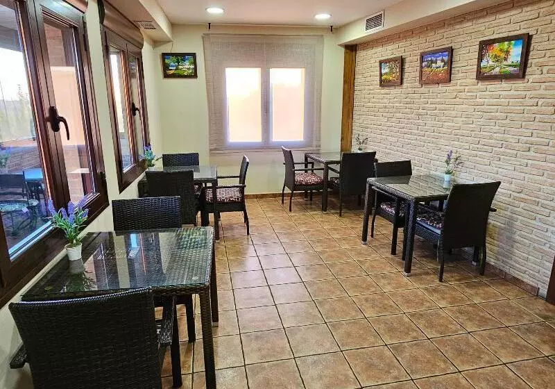 هتل Medina De Toledo