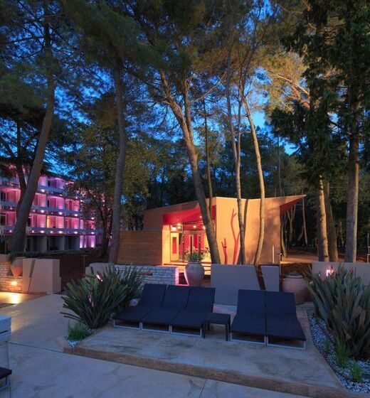 هتل Pelegrin Plava Laguna