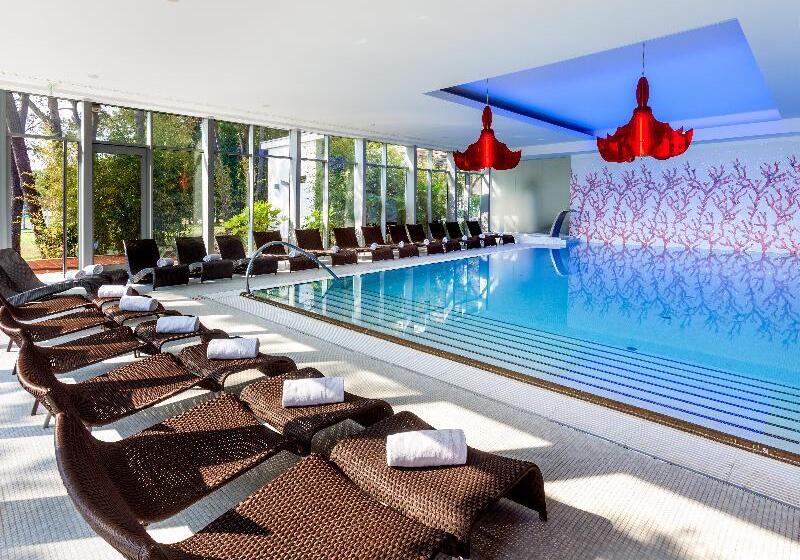 هتل Pelegrin Plava Laguna