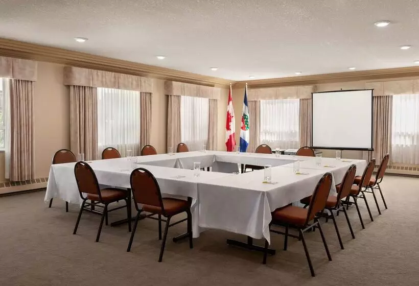 ホテル Nova Inn Yellowknife