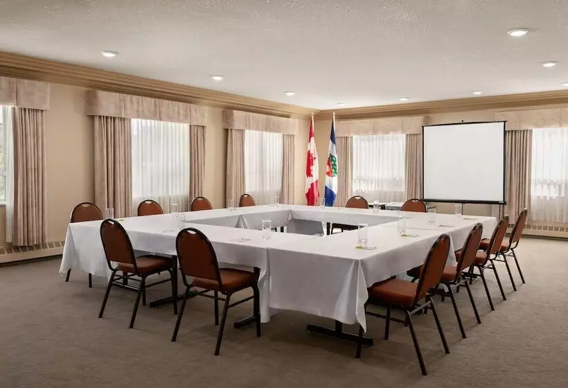 ホテル Nova Inn Yellowknife