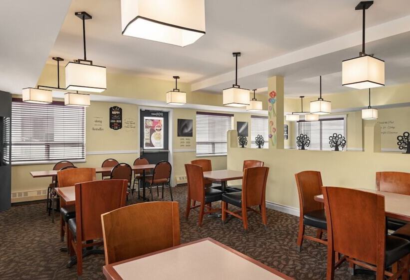 هتل Nova Inn Yellowknife