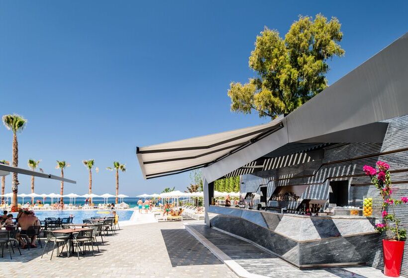 בית מלון כפרי Potidea Palace