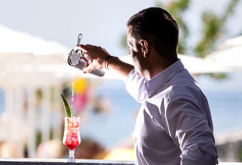 בית מלון כפרי Potidea Palace