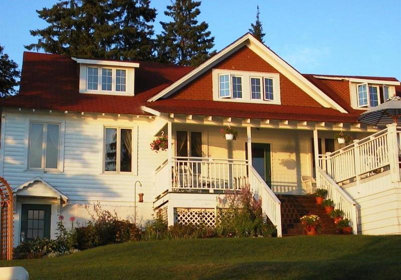 호텔 Pow Wow Point Lodge