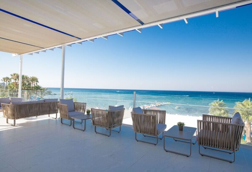 هتل Silver Sands Beach