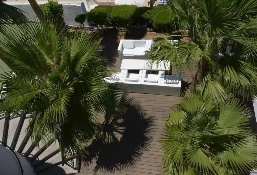 בית מלון כפרי Silver Sands Beach