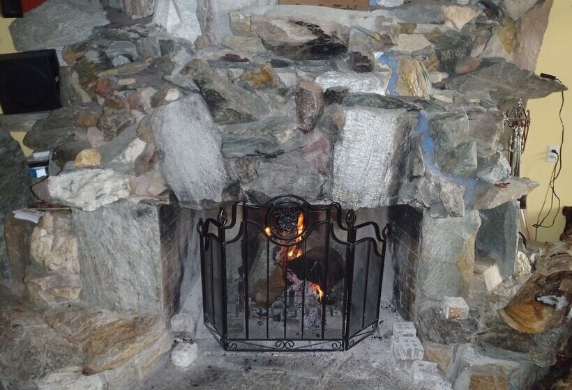 בית מלון כפרי Valemount Vacation Inn